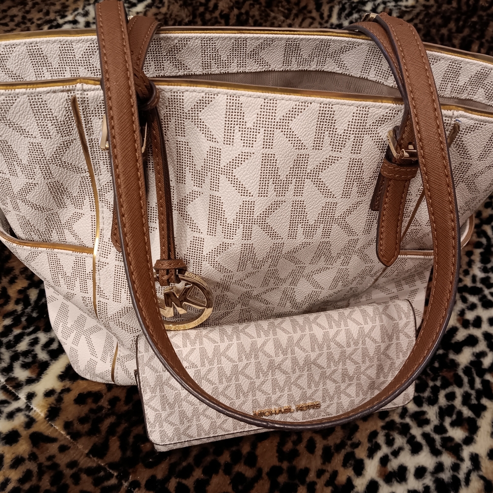 Michael Kors Cream Purse With Matching Wallet /Set